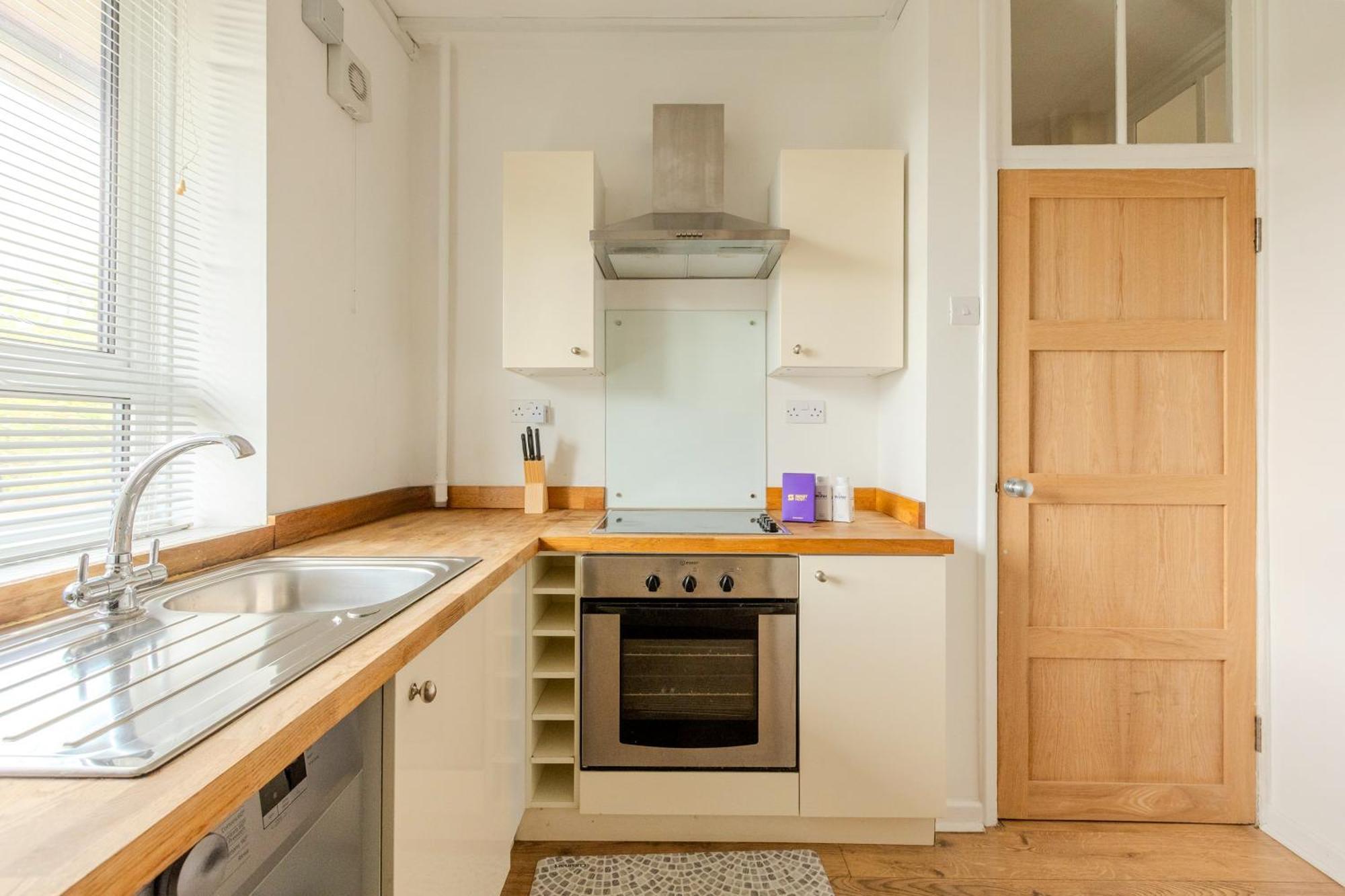 Bright Modern 1 Bedroom Flat, 5 Min To Vauxhall St London